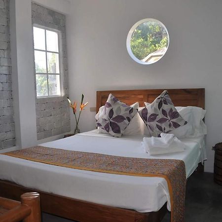 Stone Creek House Bed and Breakfast Romblon Eksteriør billede
