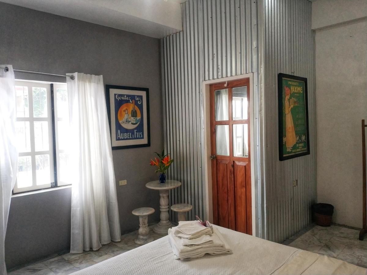 Stone Creek House Bed and Breakfast Romblon Eksteriør billede