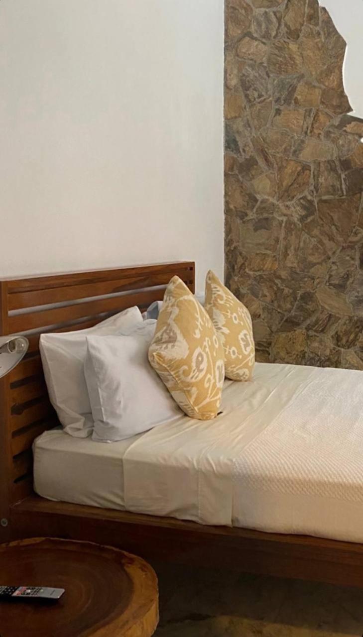Stone Creek House Bed and Breakfast Romblon Eksteriør billede