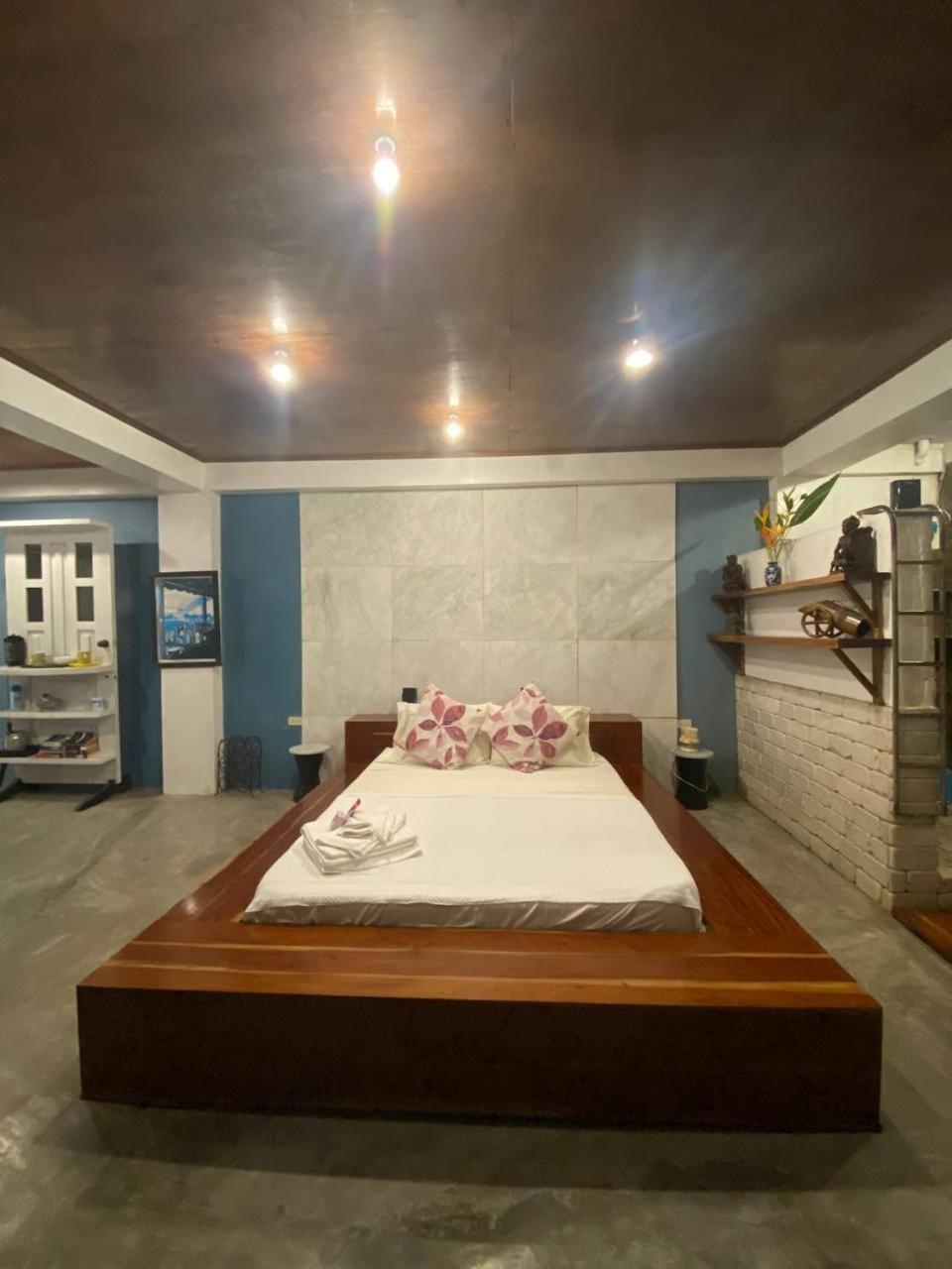 Stone Creek House Bed and Breakfast Romblon Eksteriør billede