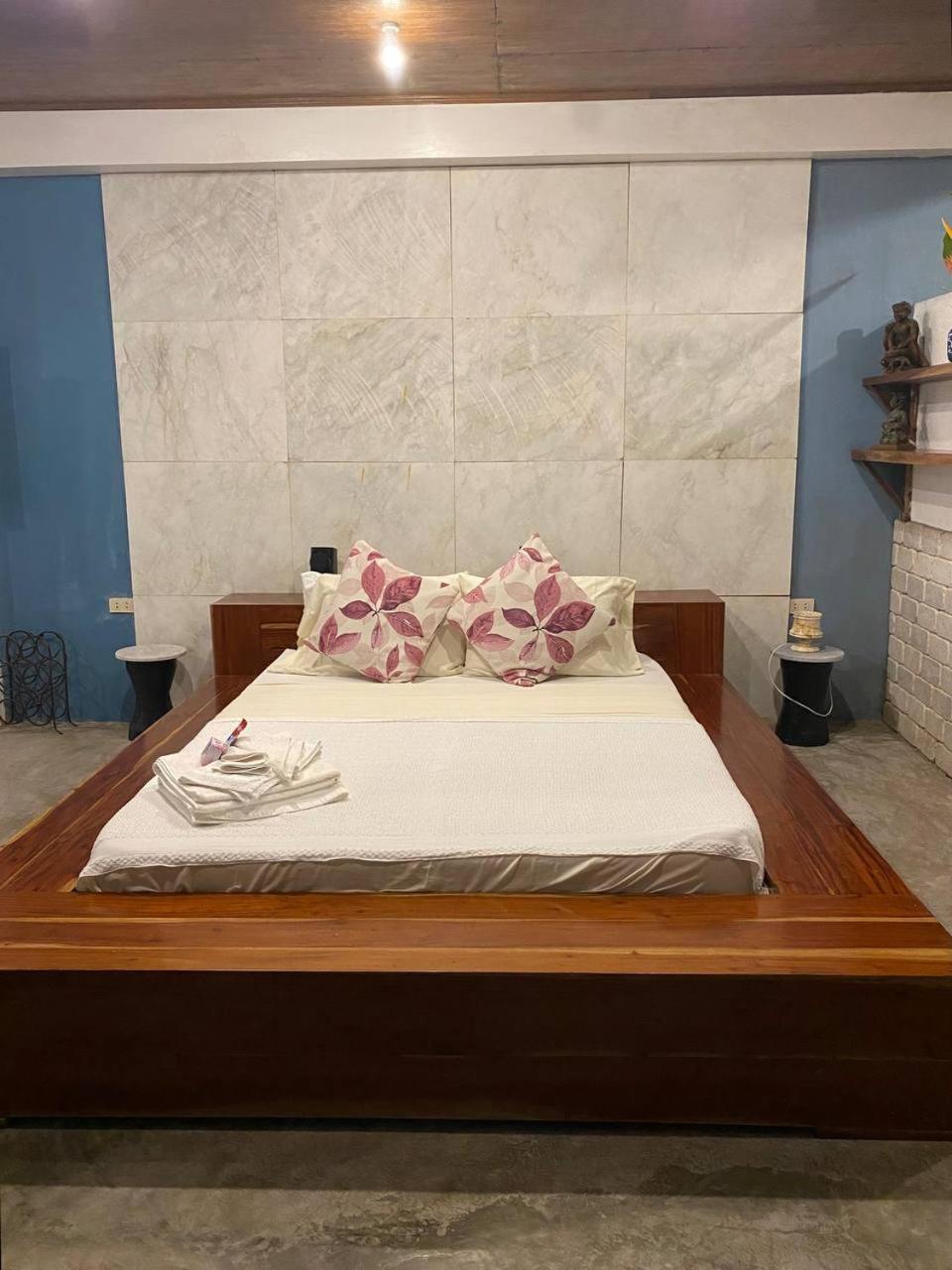 Stone Creek House Bed and Breakfast Romblon Eksteriør billede